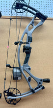 Load image into Gallery viewer, Hoyt RX-8 Compound Bow
